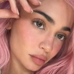 Kylie Jenner Returns to Her “King Kylie” Era with Bold New Pink ‘Do