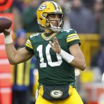 Packers Top Rival Bears 17-9 to Clinch Playoff Berth